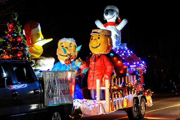 Parade-3481=2-denoise