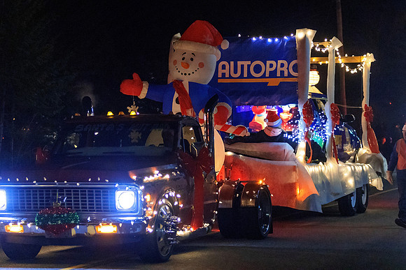 Parade-3492=2-denoise