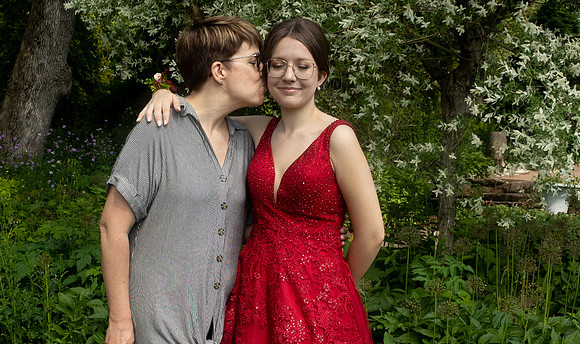 Prom-9877