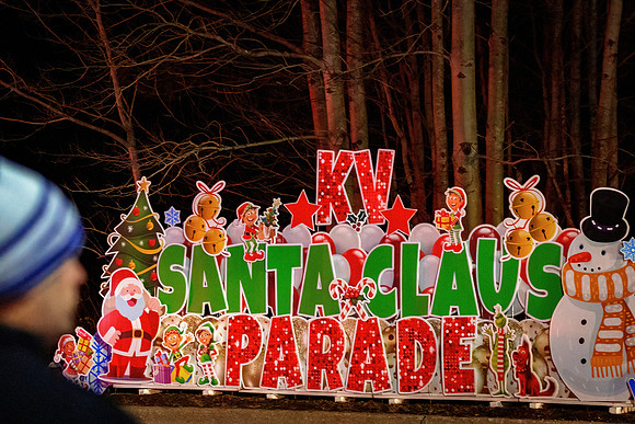 Parade-3570=2-denoise