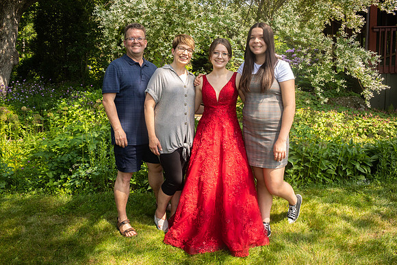 Prom-9831